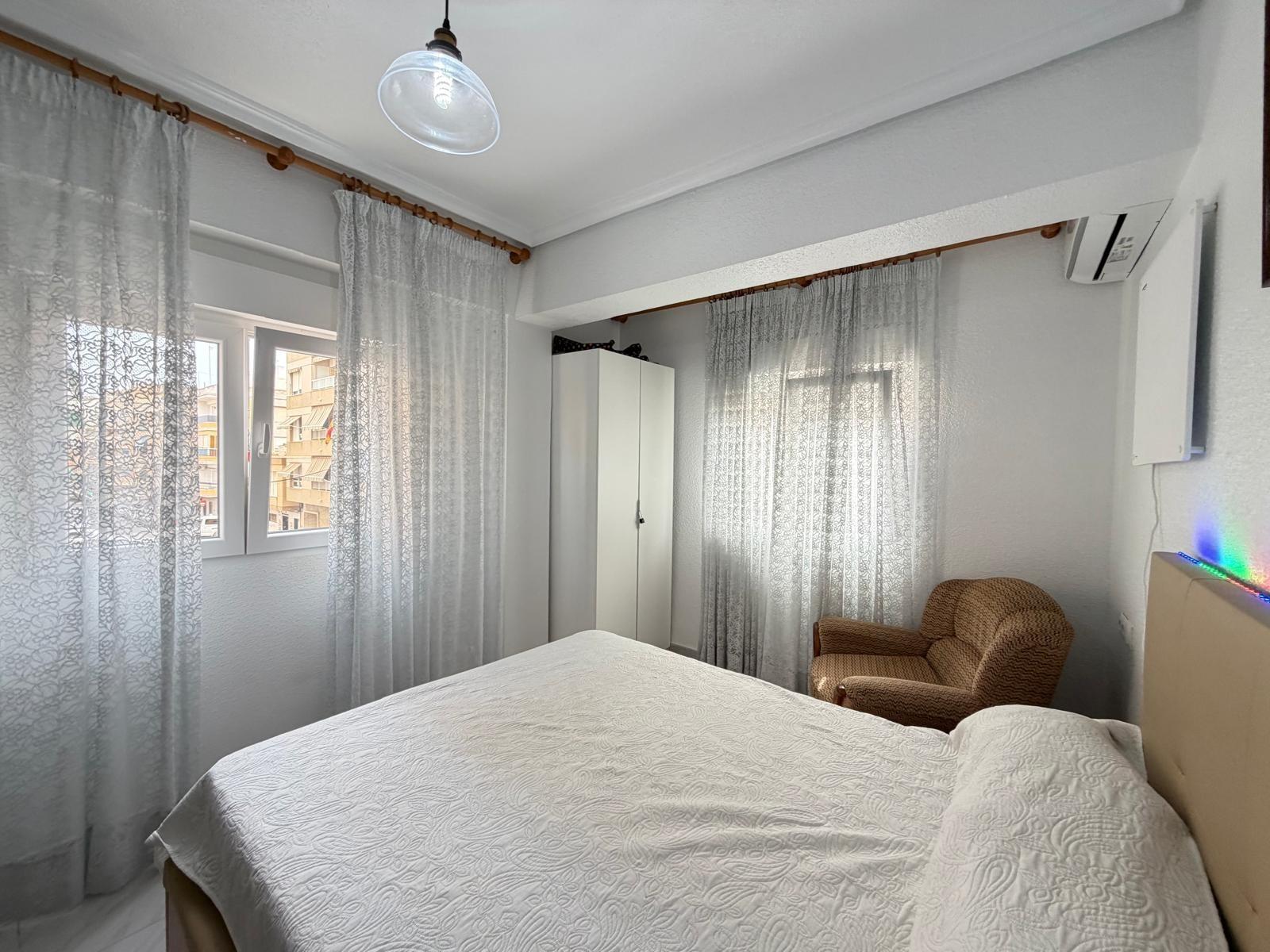 For sale - 3 Bedroom 1 Bathroom Apartment in Torrevieja - Estacion De Autobuses  - Alicante