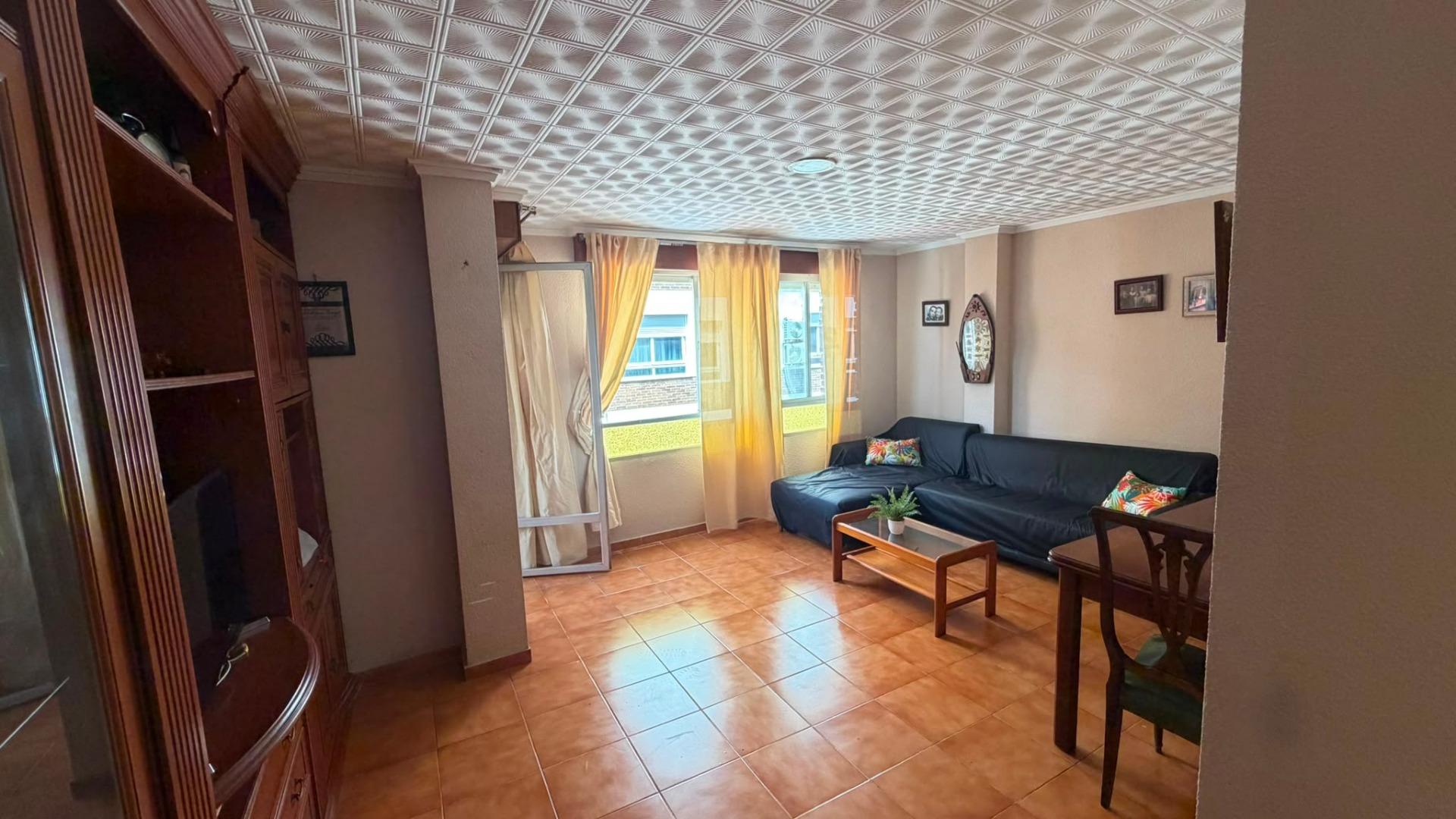 For sale - 3 Bedroom 2 Bathroom Apartment in Torrevieja - Torrevieja  - Alicante