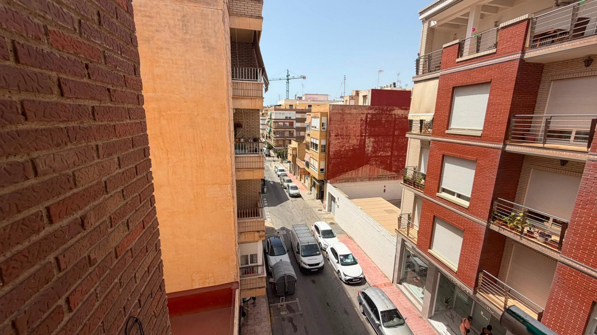 For sale - 3 Bedroom 2 Bathroom Apartment in Torrevieja - Torrevieja  - Alicante