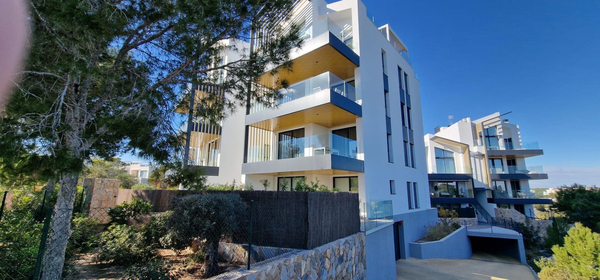 For sale - 3 Bedroom 2 Bathroom Apartment in Orihuela - Las Colinas Golf  - Alicante