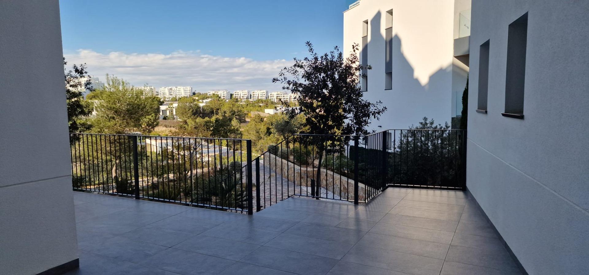 For sale - 3 Bedroom 2 Bathroom Apartment in Orihuela - Las Colinas Golf  - Alicante