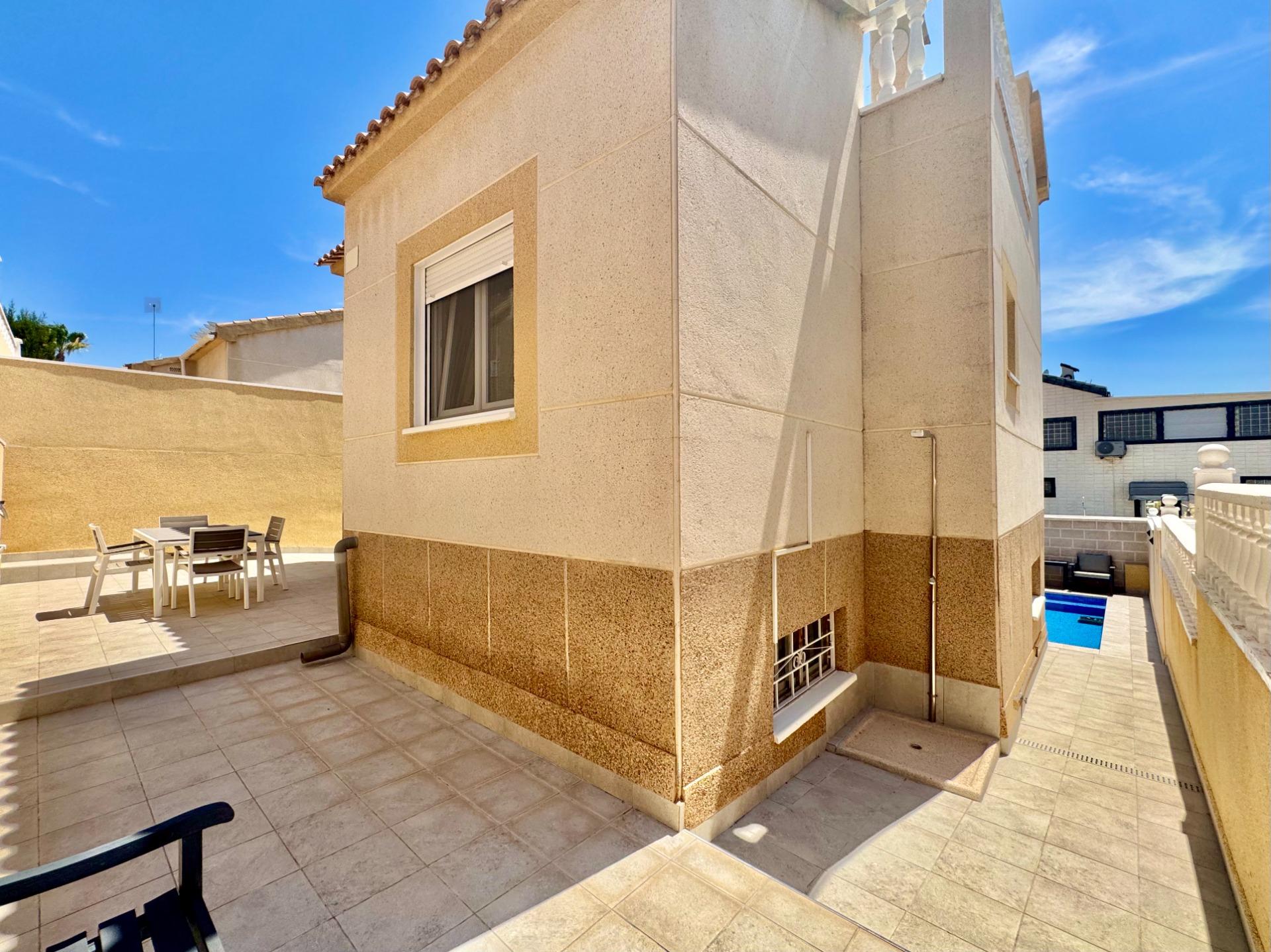 For sale - 2 Bedroom 1 Bathroom Town House in Playa Flamenca - La Florida  - Alicante