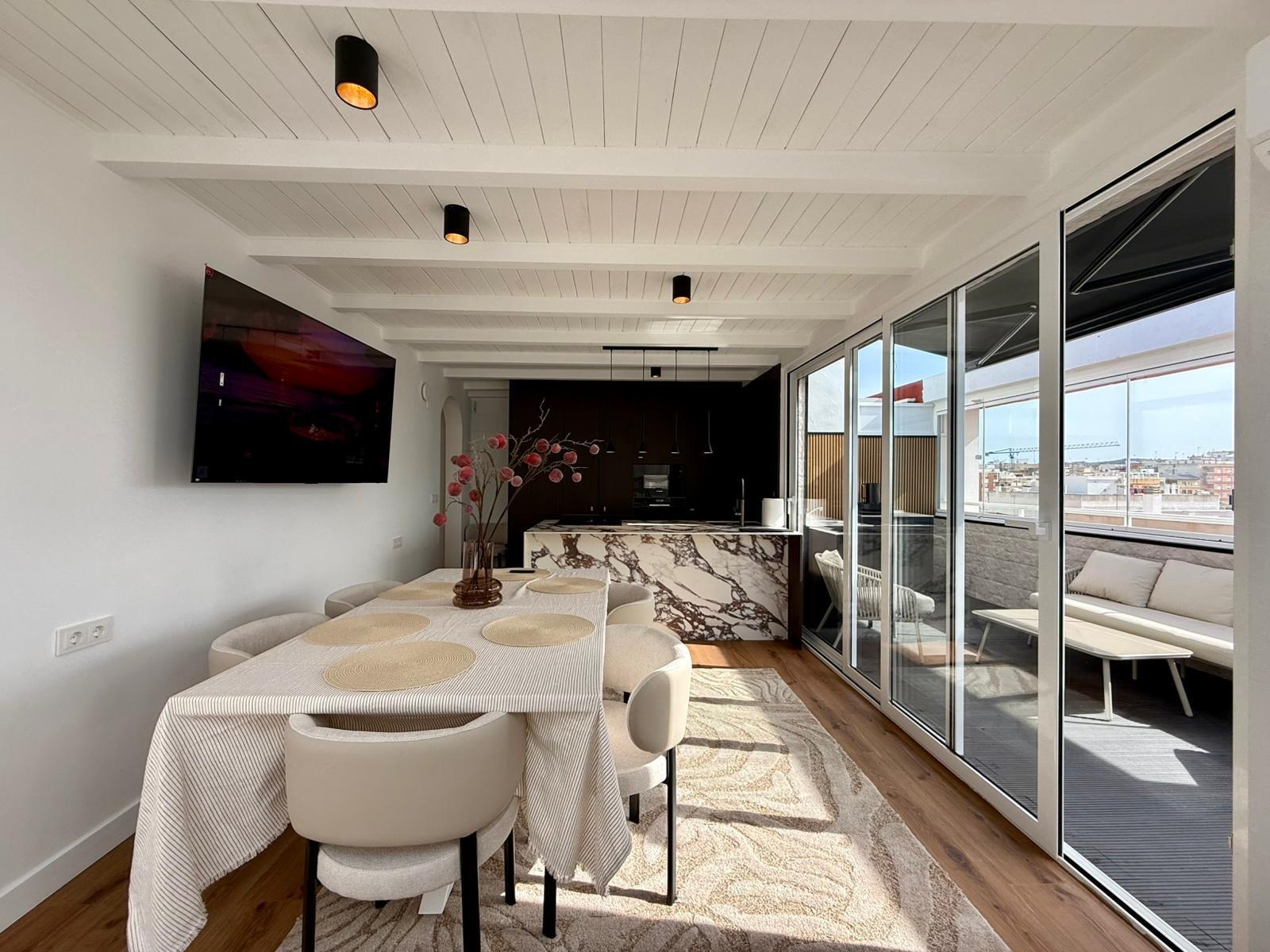 For sale - 4 Bedroom 3 Bathroom Apartment in Guardamar del Segura - Centro  - Alicante