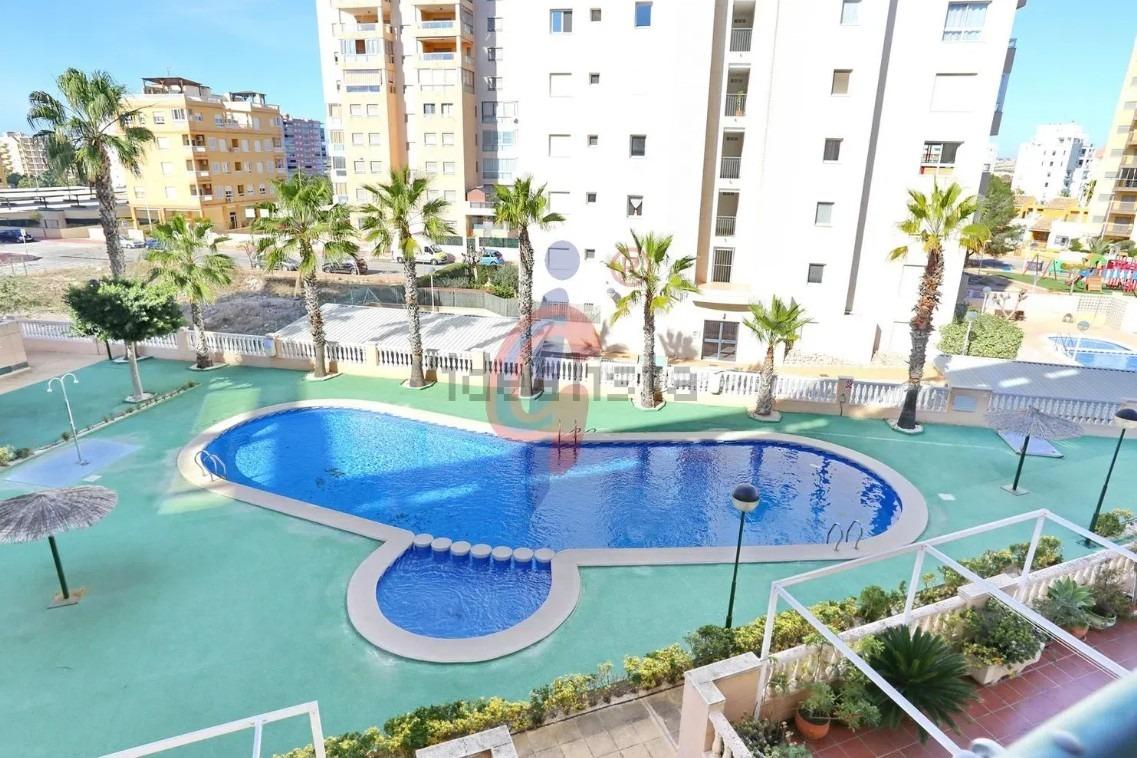 For sale - 4 Bedroom 3 Bathroom Apartment in Guardamar del Segura - Centro  - Alicante