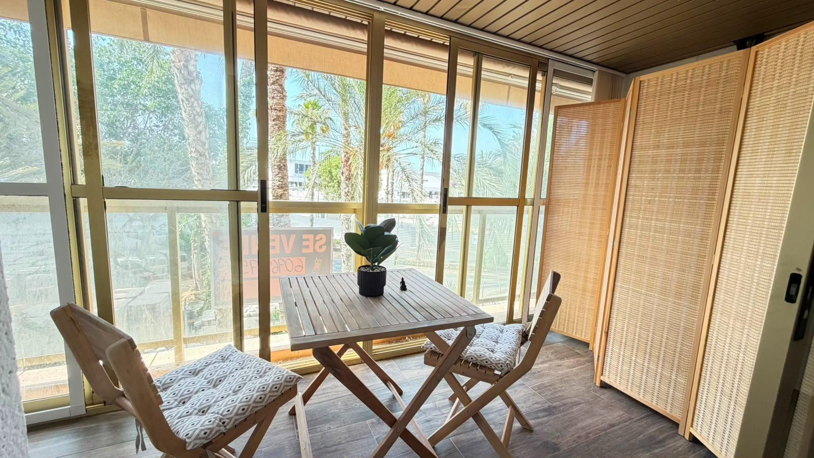For sale - 3 Bedroom 2 Bathroom Apartment in Torrevieja - Centro - Muelle Pesquero  - Alicante