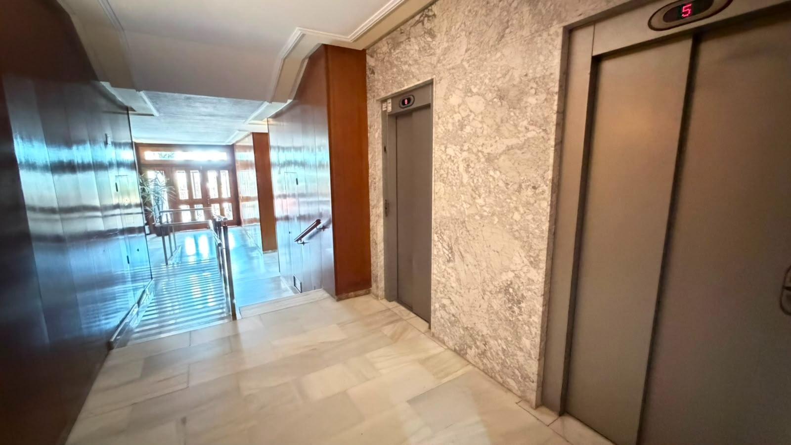 For sale - 3 Bedroom 2 Bathroom Apartment in Torrevieja - Centro - Muelle Pesquero  - Alicante