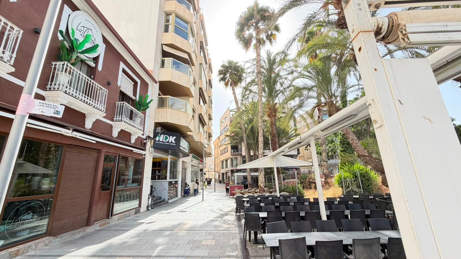 For sale - 3 Bedroom 2 Bathroom Apartment in Torrevieja - Centro - Muelle Pesquero  - Alicante