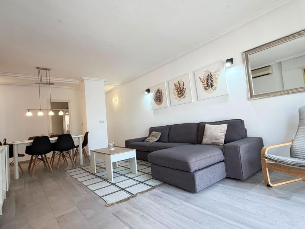 3 Bedroom 2 Bathroom Apartment in Torrevieja