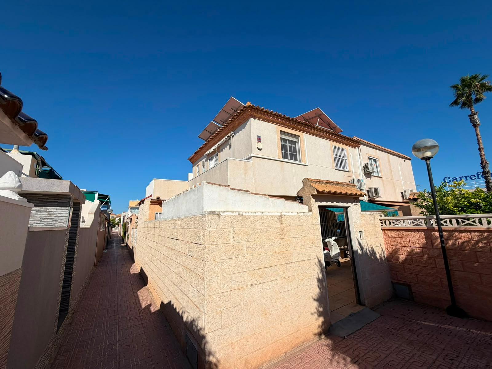 For sale - 3 Bedroom 2 Bathroom Quad House in Torrevieja - Carrefour  - Alicante