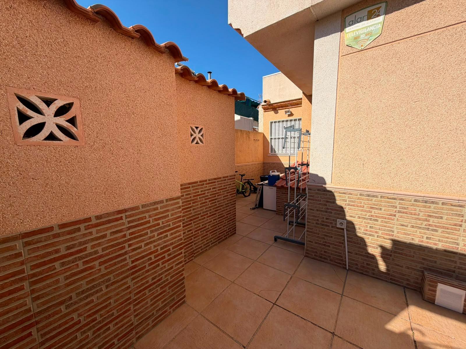 For sale - 3 Bedroom 2 Bathroom Quad House in Torrevieja - Carrefour  - Alicante