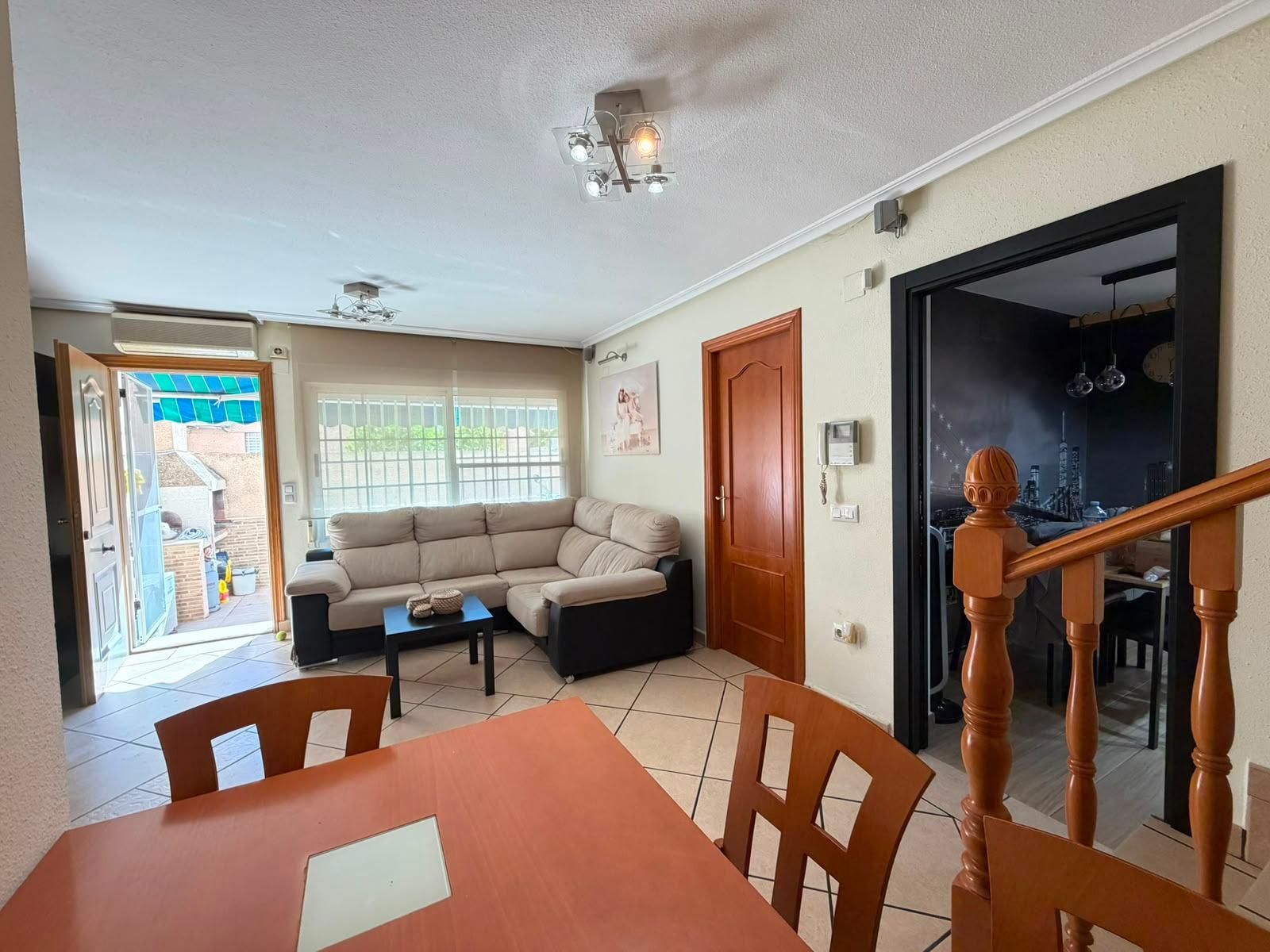For sale - 3 Bedroom 2 Bathroom Quad House in Torrevieja - Carrefour  - Alicante