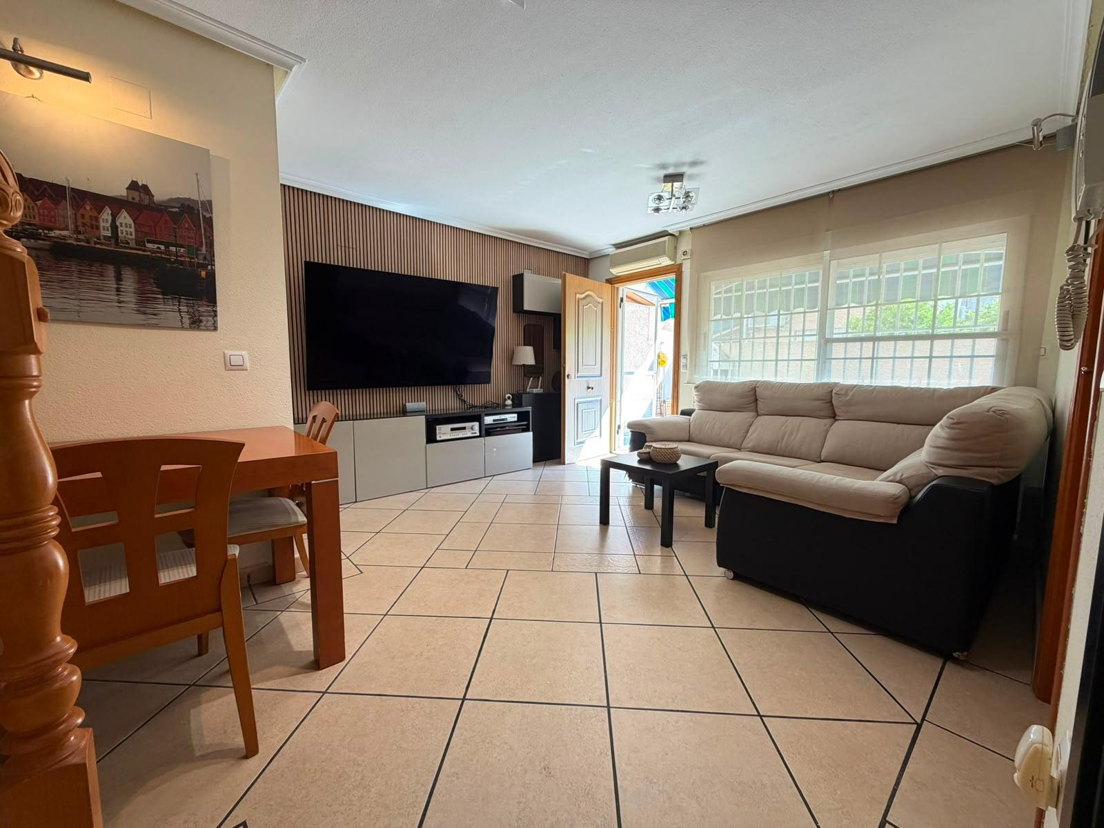 For sale - 3 Bedroom 2 Bathroom Quad House in Torrevieja - Carrefour  - Alicante