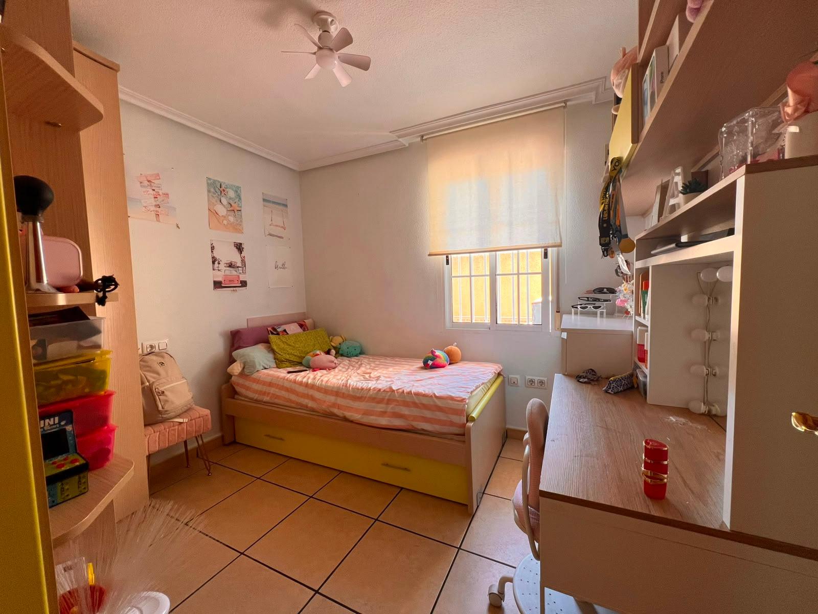 For sale - 3 Bedroom 2 Bathroom Quad House in Torrevieja - Carrefour  - Alicante