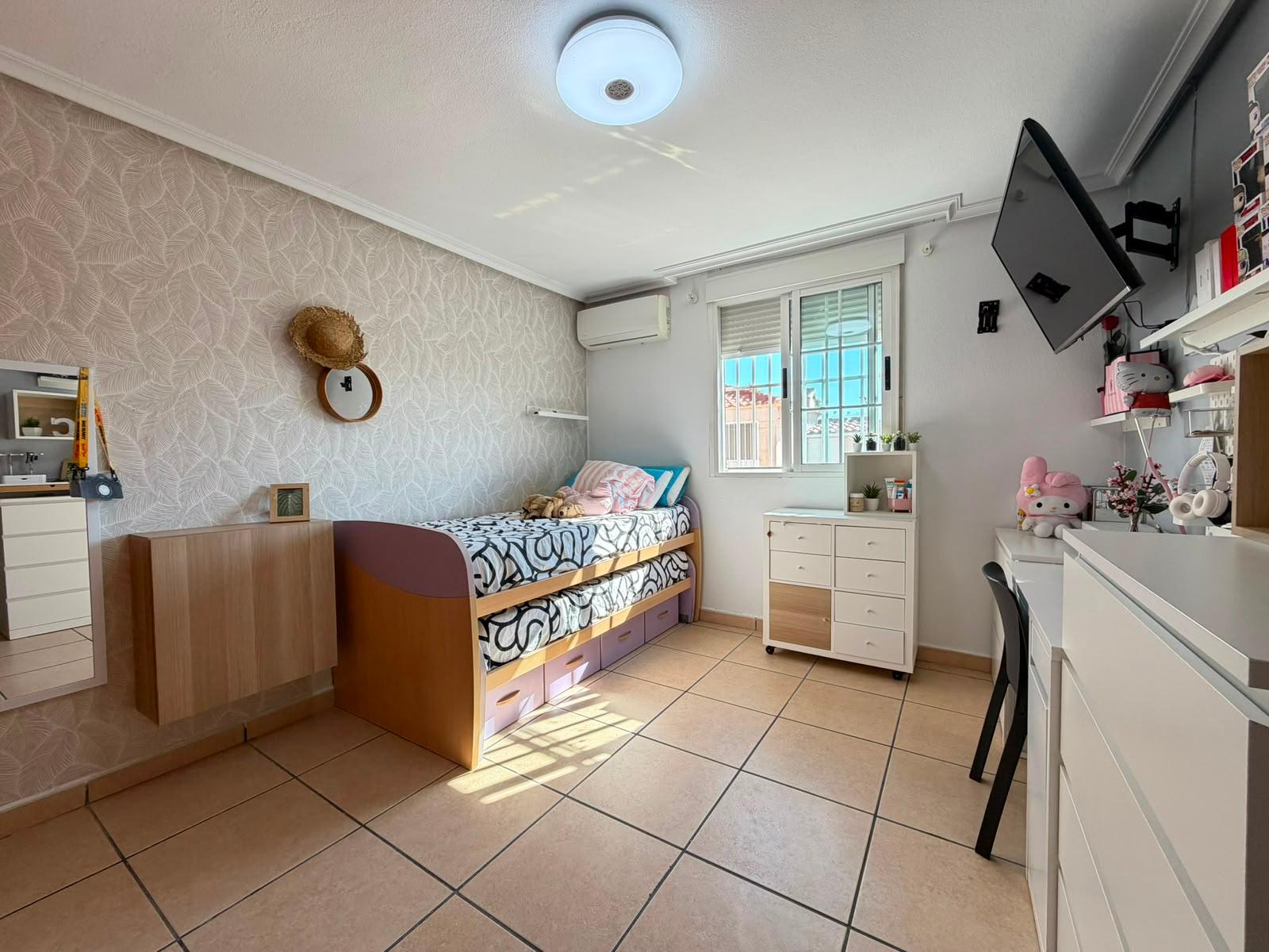 For sale - 3 Bedroom 2 Bathroom Quad House in Torrevieja - Carrefour  - Alicante