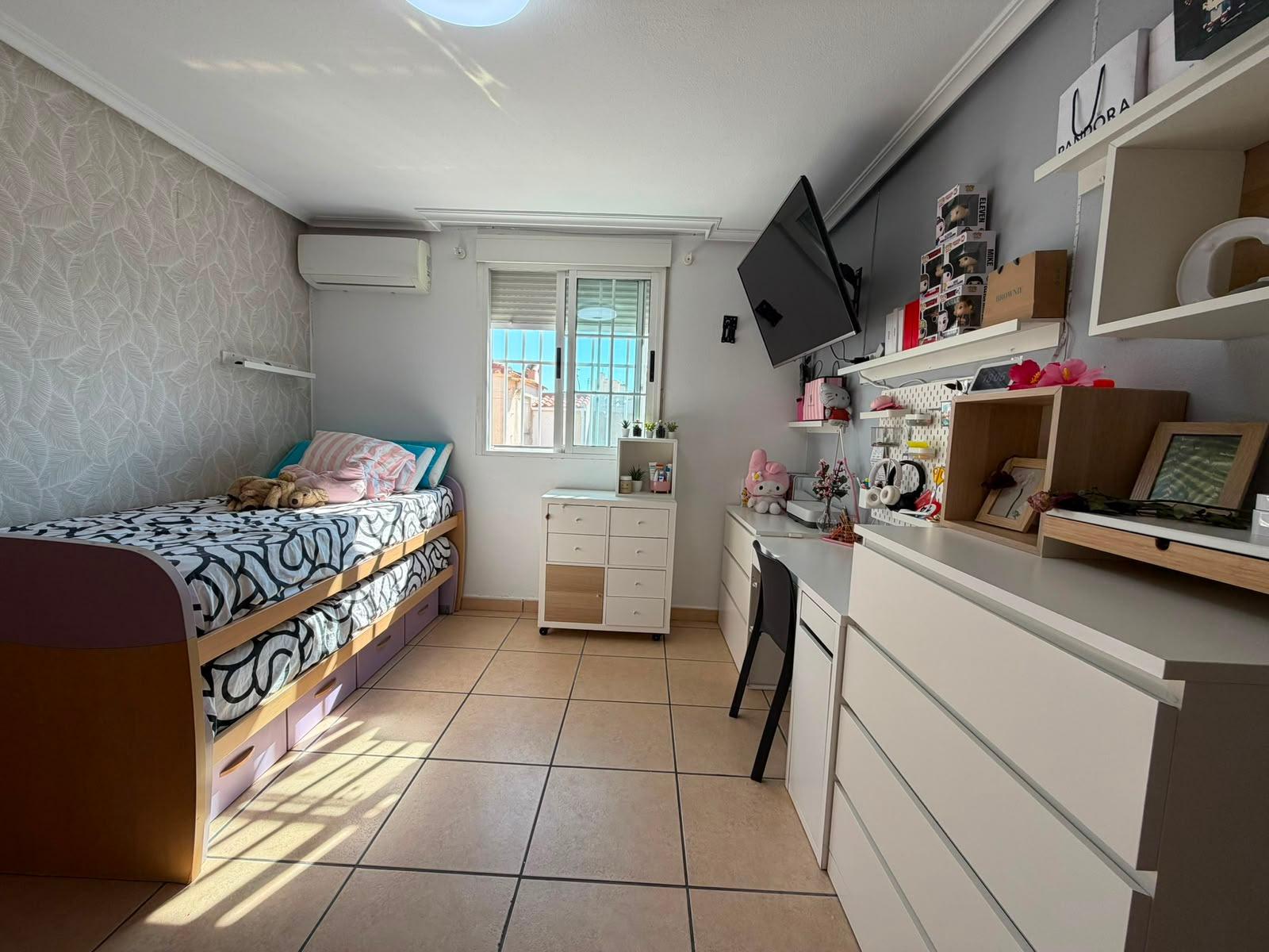 For sale - 3 Bedroom 2 Bathroom Quad House in Torrevieja - Carrefour  - Alicante