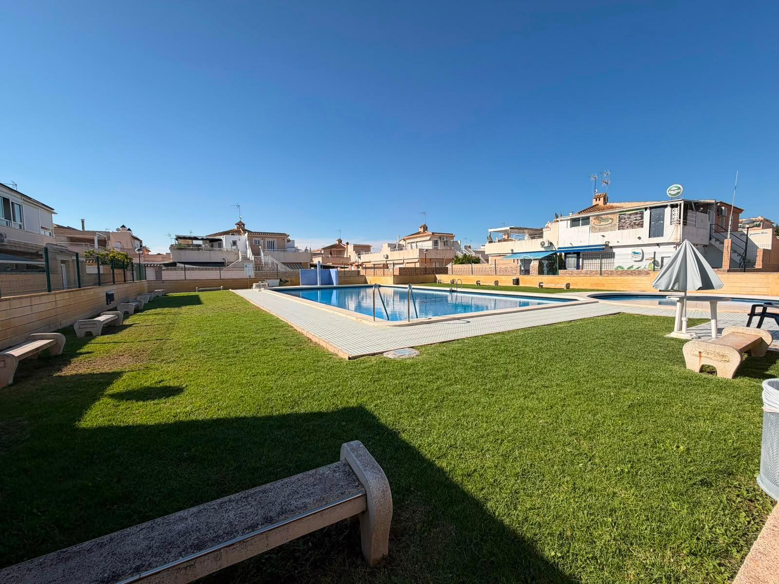 For sale - 3 Bedroom 2 Bathroom Quad House in Torrevieja - Carrefour  - Alicante