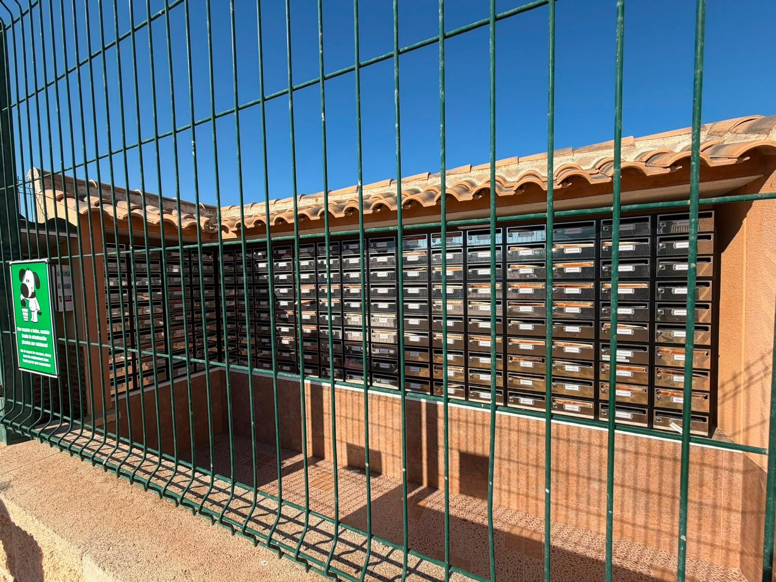 For sale - 3 Bedroom 2 Bathroom Quad House in Torrevieja - Carrefour  - Alicante