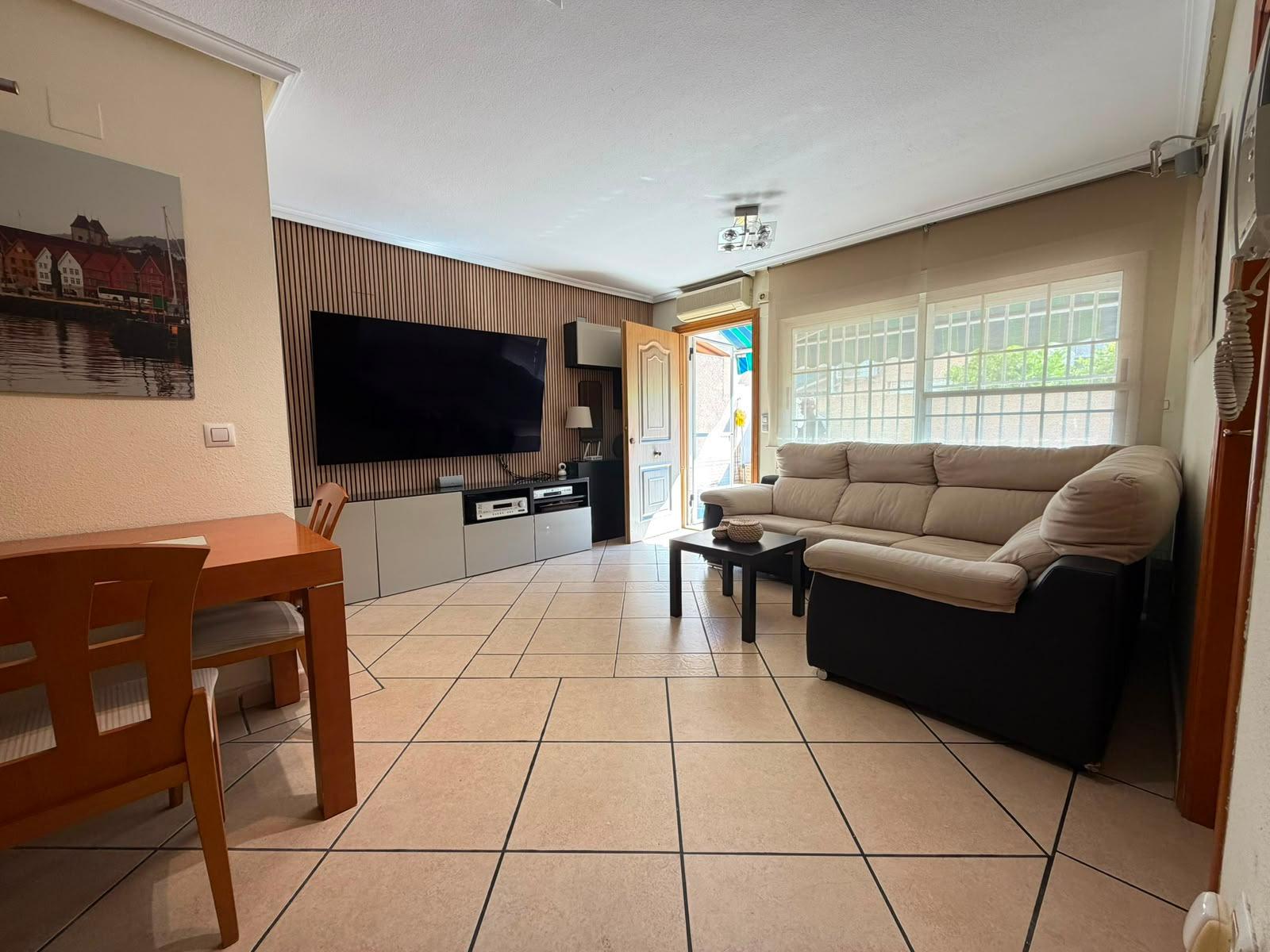 For sale - 3 Bedroom 2 Bathroom Quad House in Torrevieja - Carrefour  - Alicante