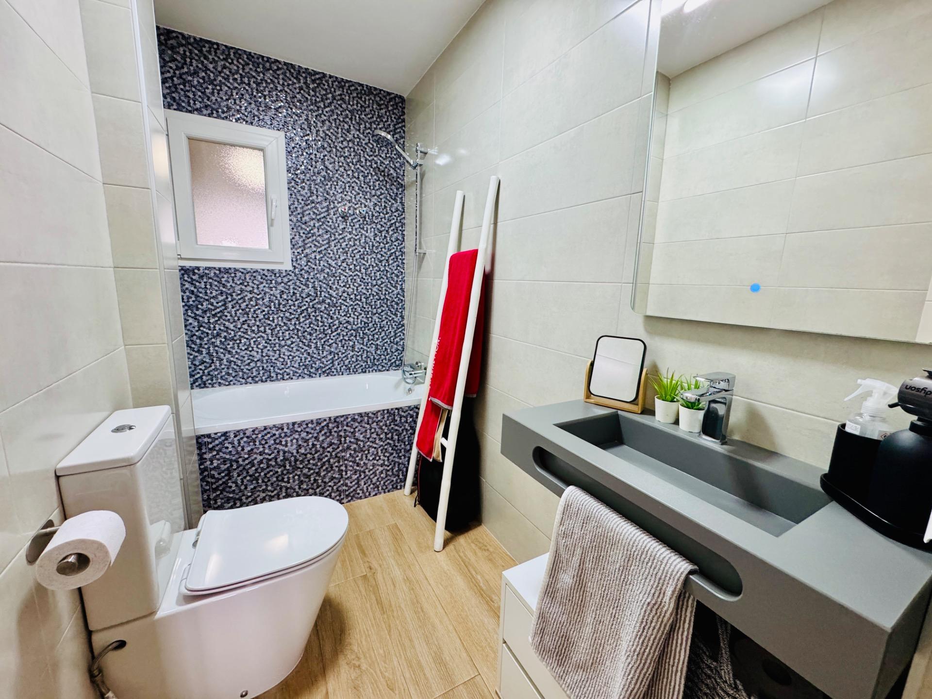For sale - 3 Bedroom 2 Bathroom Apartment in Pilar de La Horadada - Zona Pueblo  - Alicante