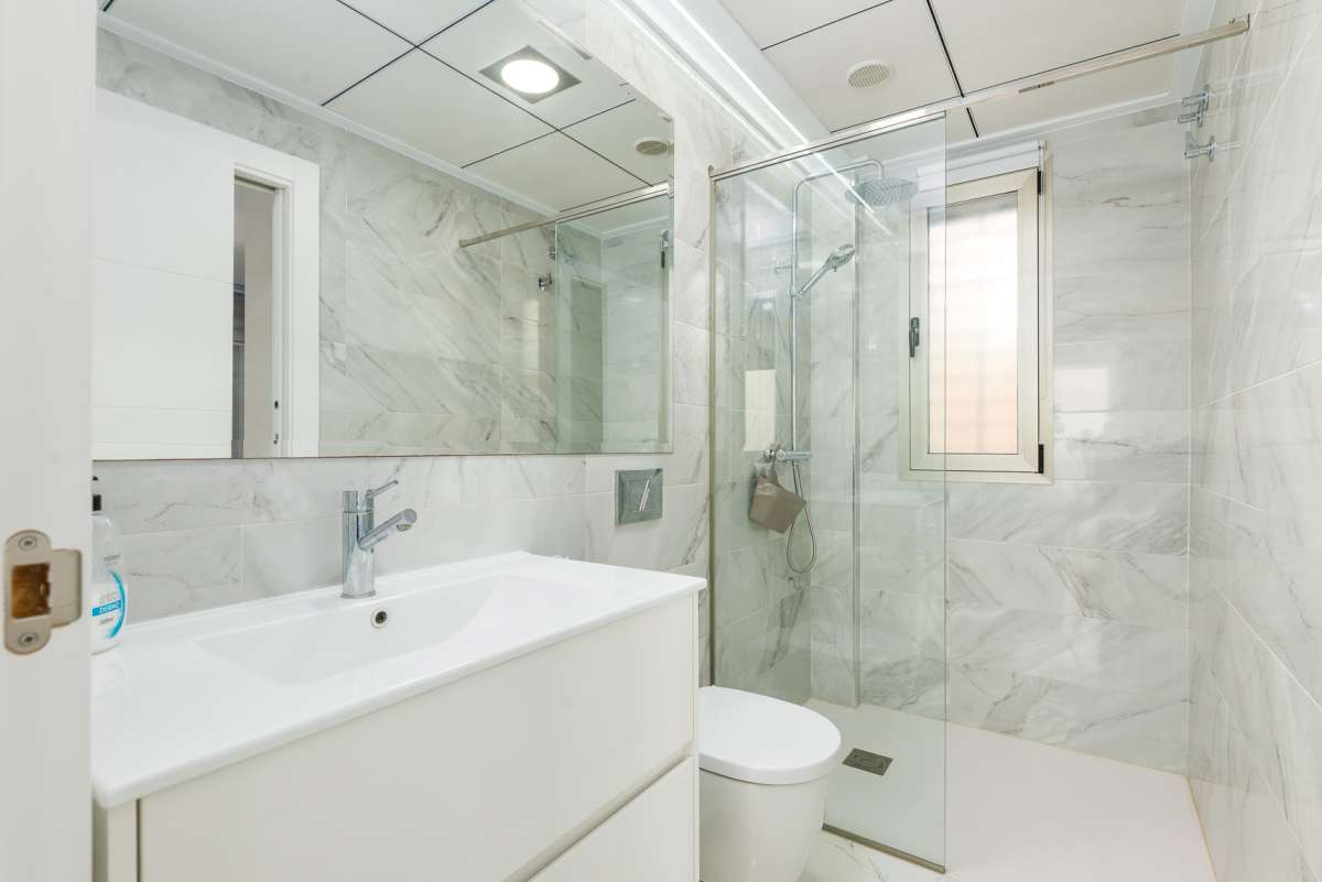 For sale - 3 Bedroom 3 Bathroom Villa in Villamartin - Costa Blanca  - Alicante