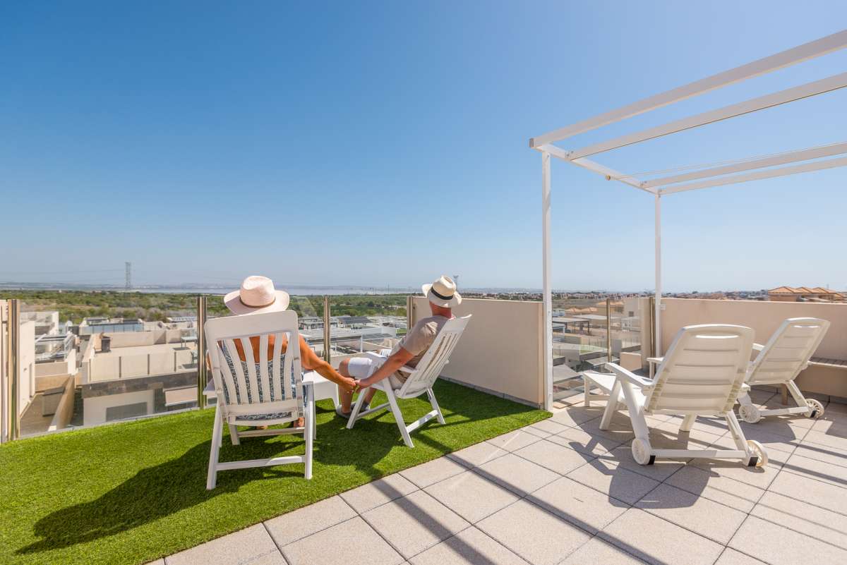 For sale - 3 Bedroom 3 Bathroom Villa in Villamartin - Costa Blanca  - Alicante