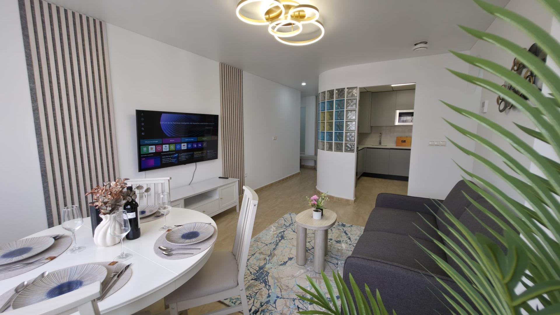 For sale - 3 Bedroom 2 Bathroom Apartment in Torrevieja - Torrevieja  - Alicante
