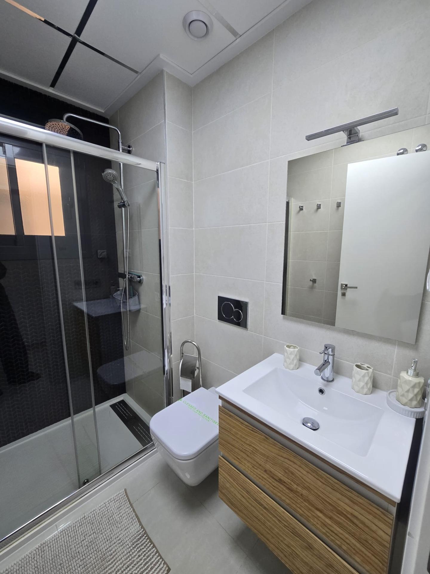 For sale - 2 Bedroom 1 Bathroom Apartment in Torrevieja - Estacion De Autobuses  - Alicante