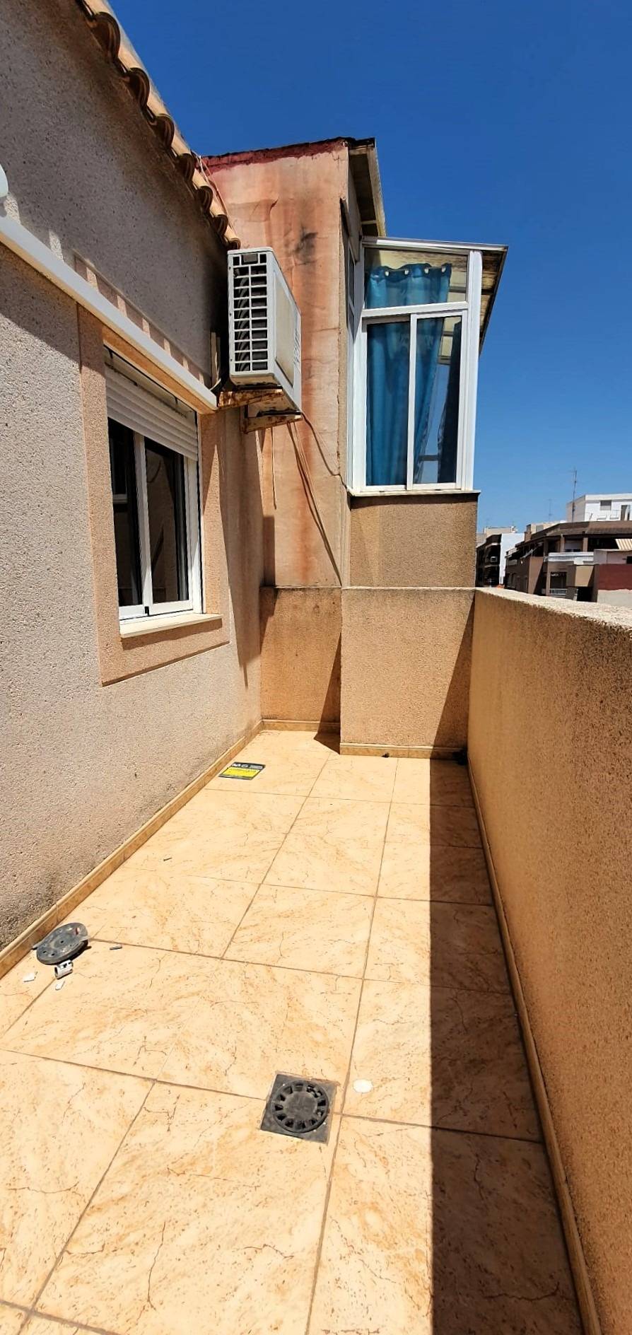 For sale - 2 Bedroom 1 Bathroom Penthouse in Torrevieja - Playa De Los Locos  - Alicante
