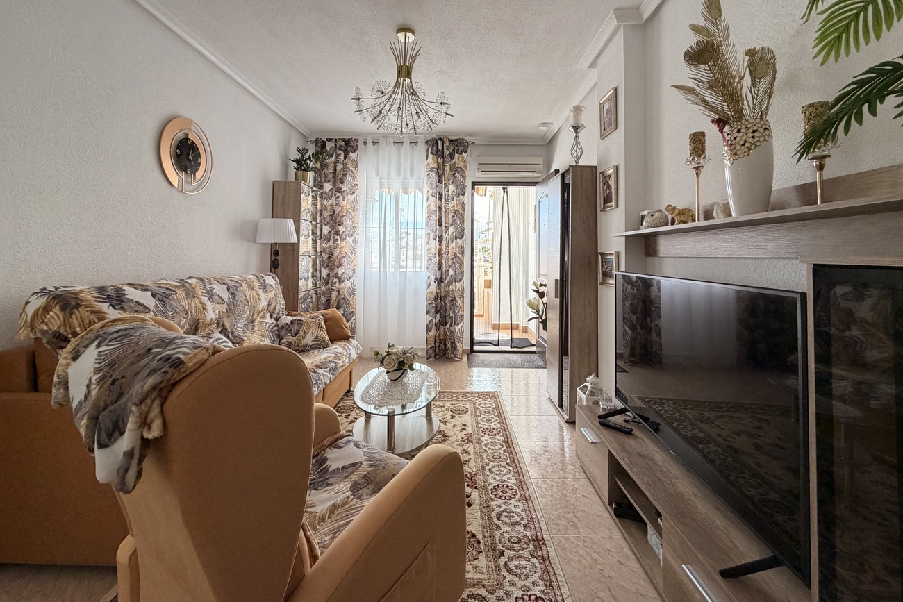 For sale - 2 Bedroom 1 Bathroom Apartment in Torrevieja - Urb. Calas Blancas III  - Alicante