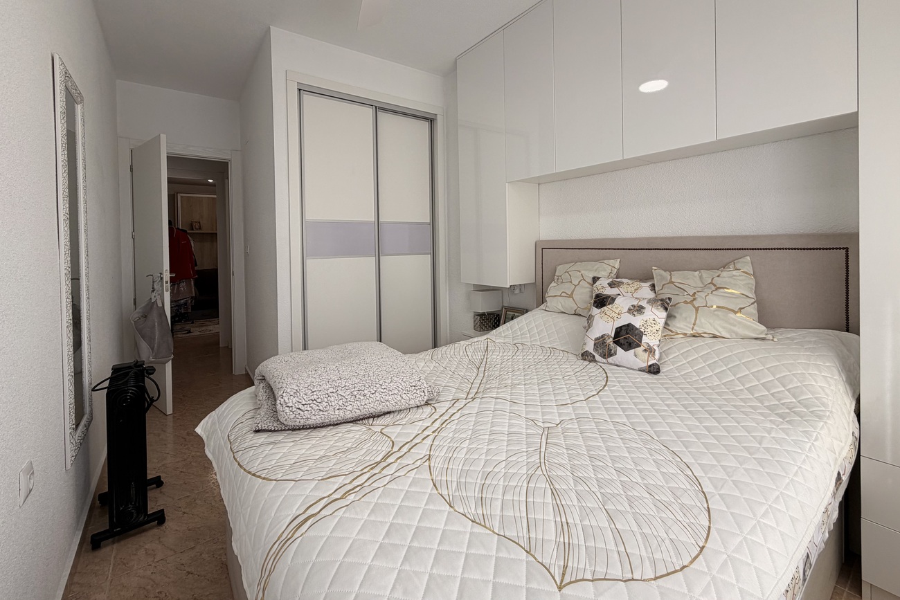 For sale - 2 Bedroom 1 Bathroom Apartment in Torrevieja - Urb. Calas Blancas III  - Alicante