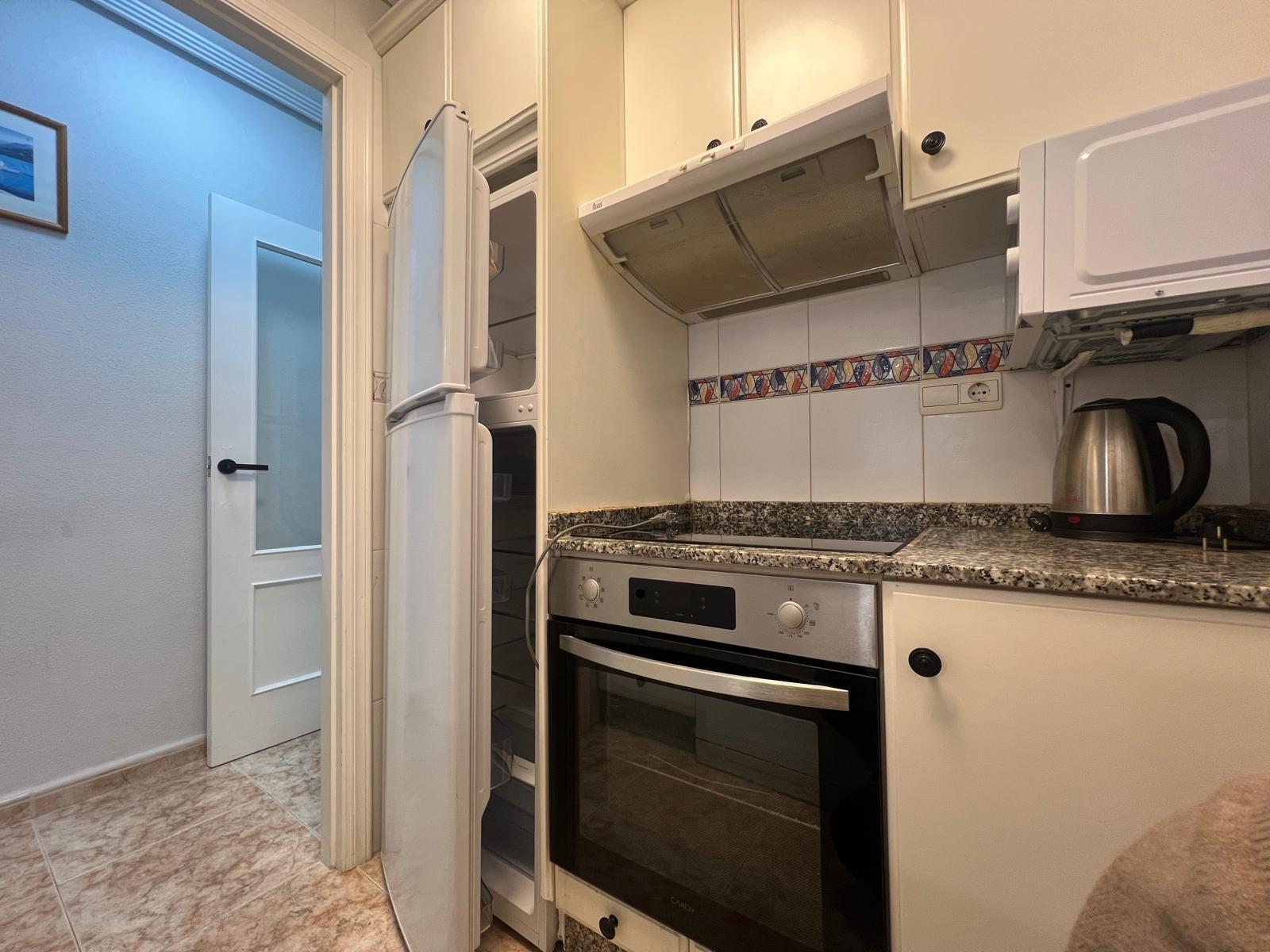For sale - 2 Bedroom 1 Bathroom Apartment in Torrevieja - Centro  - Alicante