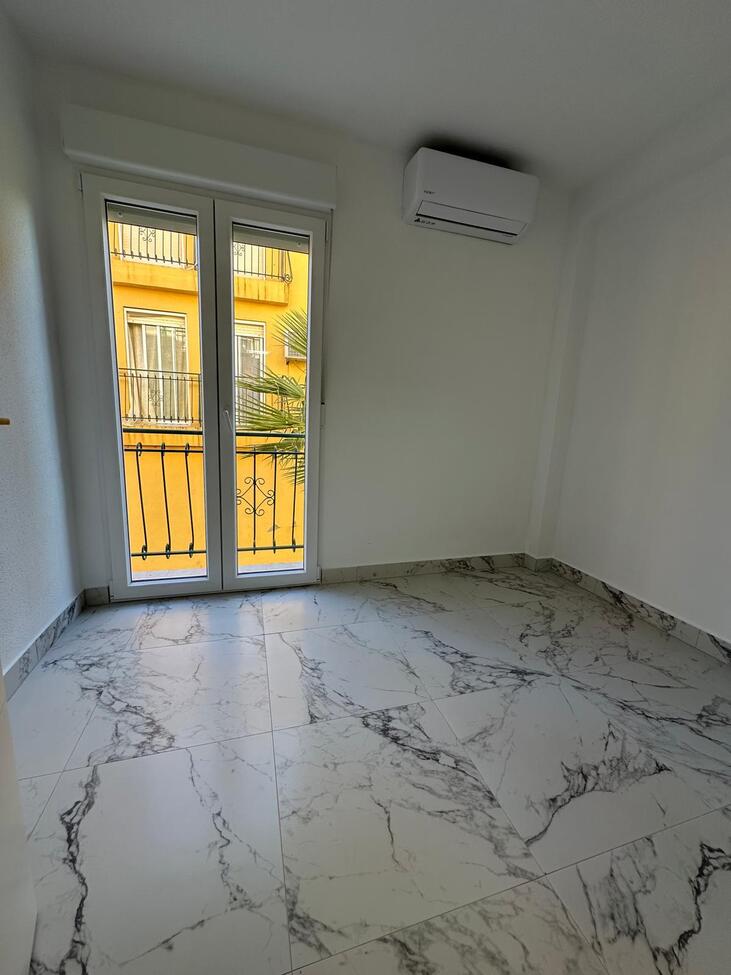For sale - 3 Bedroom 1 Bathroom Apartment in Torrevieja - La Veleta  - Alicante