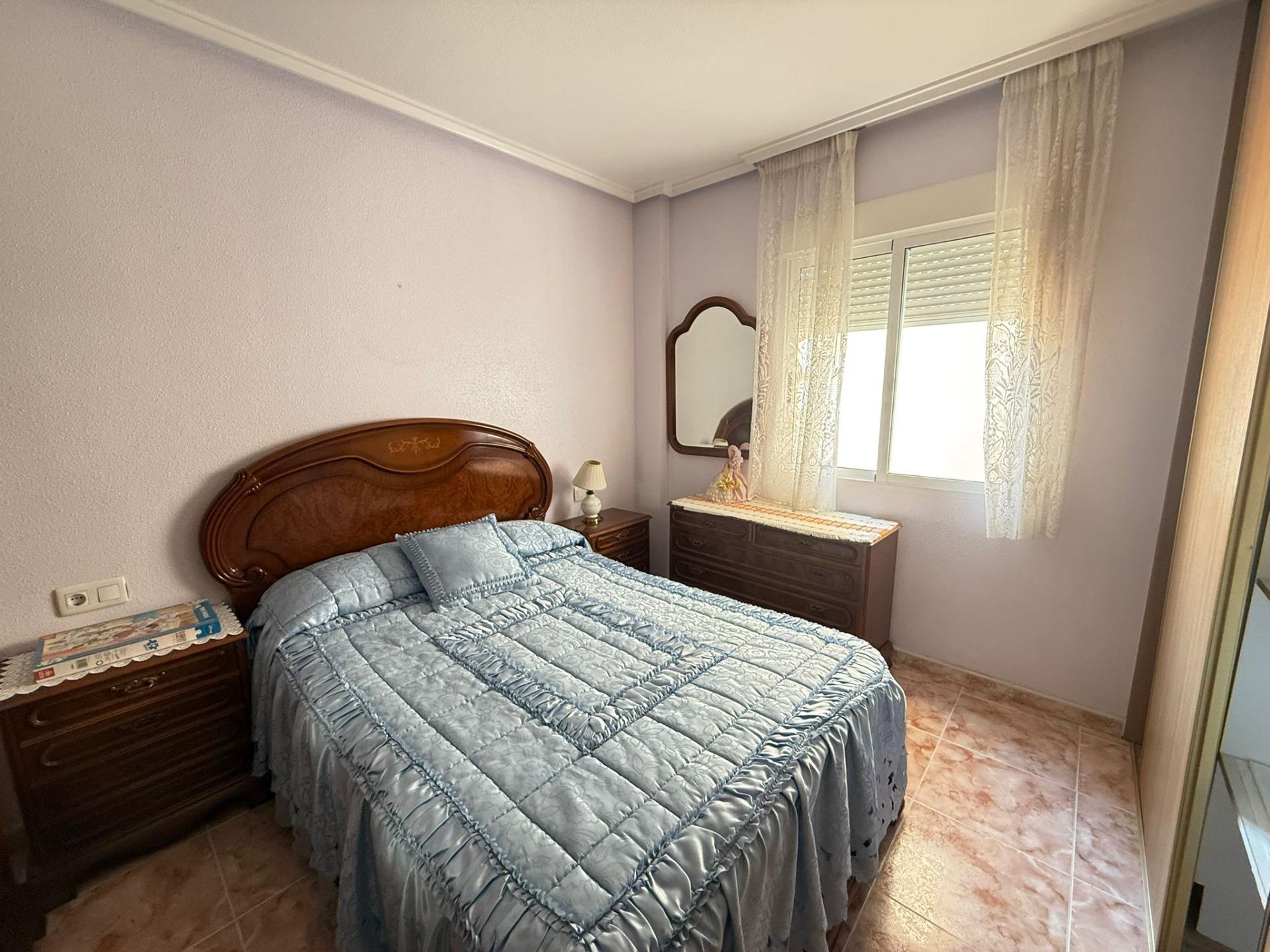 For sale - 2 Bedroom 1 Bathroom Apartment in Torrevieja - Playa Del Cura  - Alicante