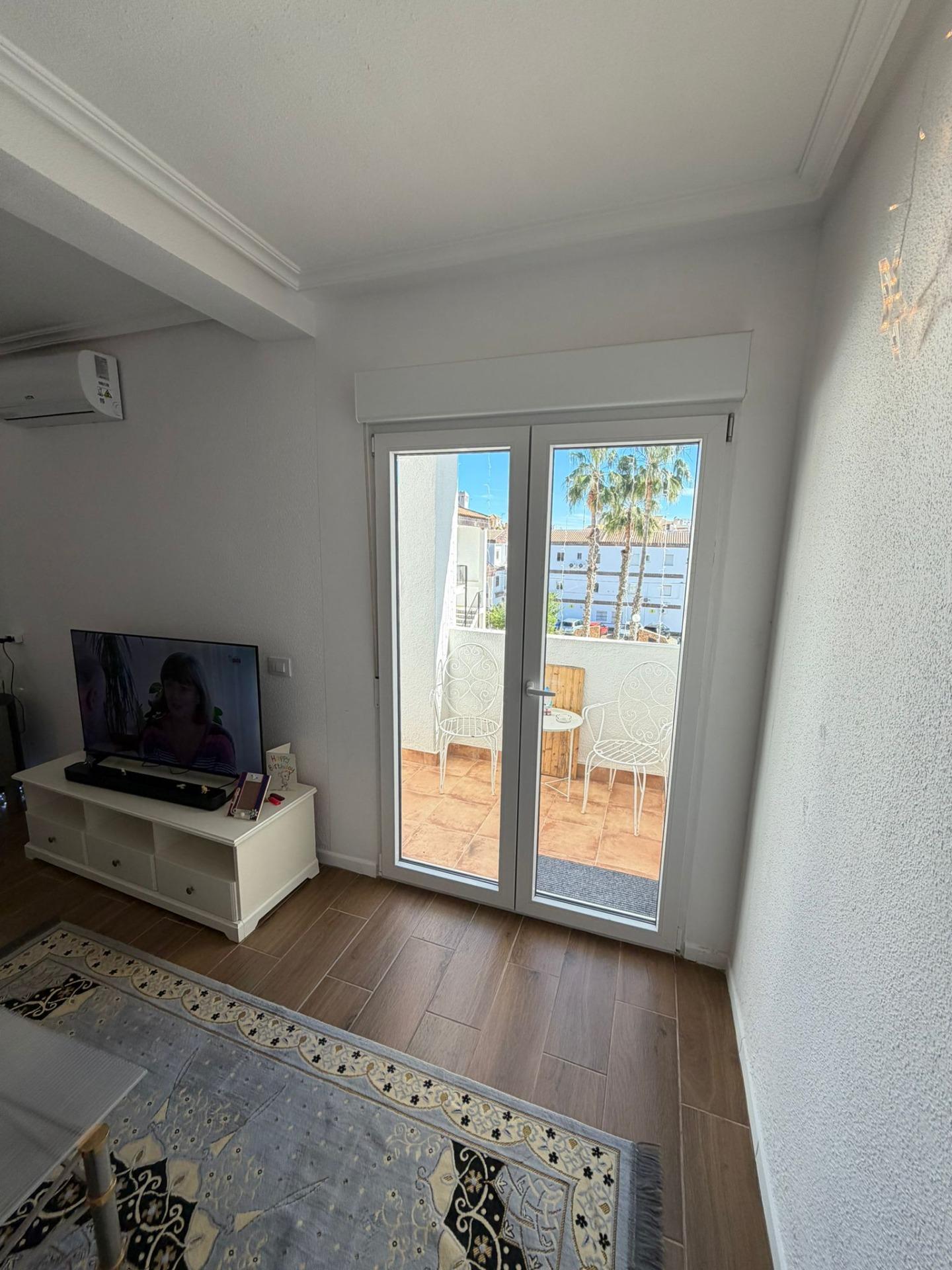 For sale - 2 Bedroom 1 Bathroom Apartment in Torrevieja - Punta Prima  - Alicante