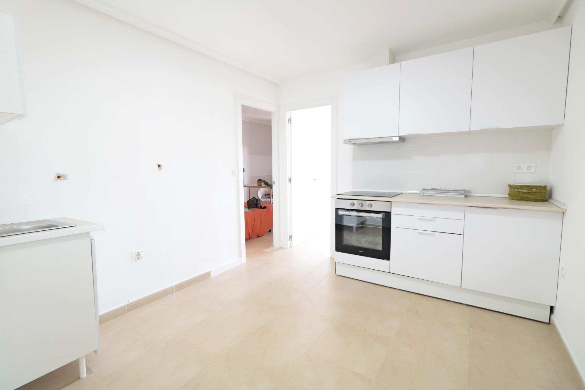 For sale - 4 Bedroom 2 Bathroom Apartment in Torrevieja - Acequion  - Alicante