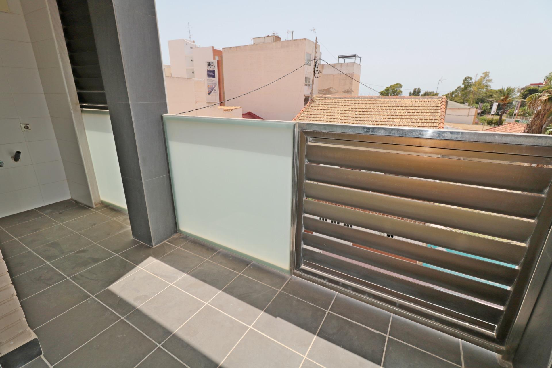 For sale - 4 Bedroom 2 Bathroom Apartment in Torrevieja - Acequion  - Alicante