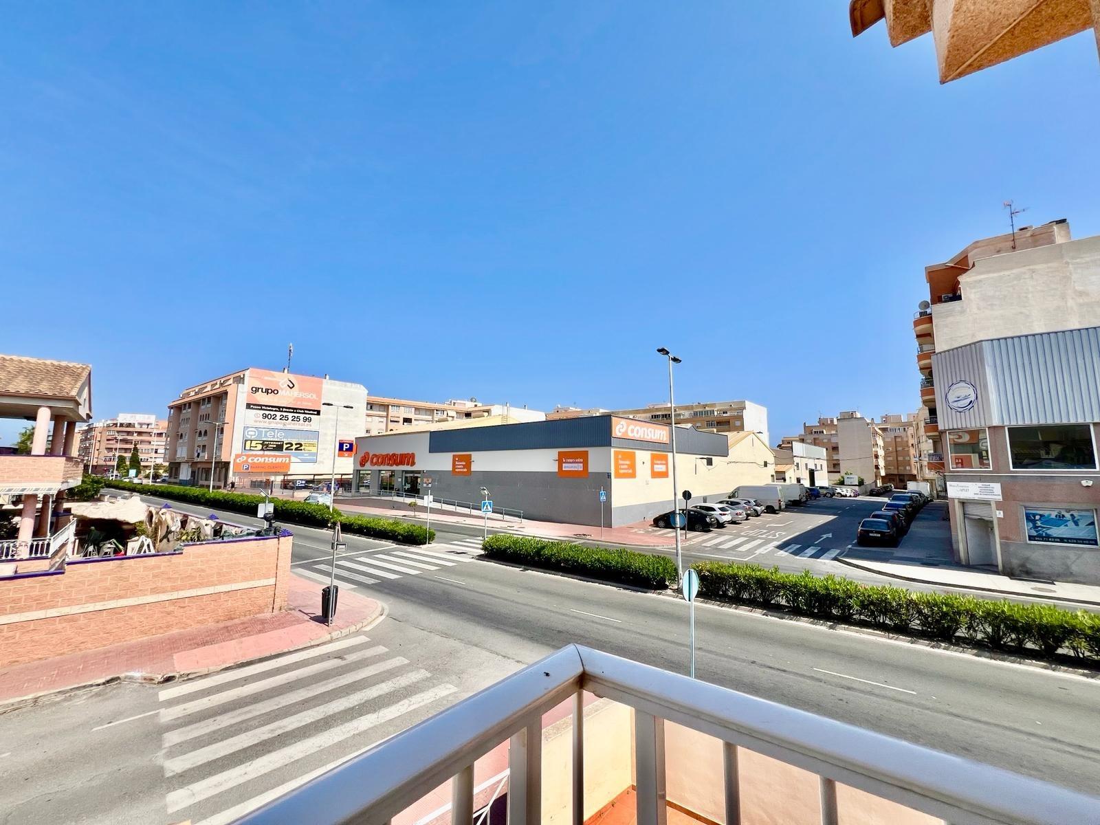For sale - 2 Bedroom 1 Bathroom Bungalow in Torrevieja - Centro  - Alicante