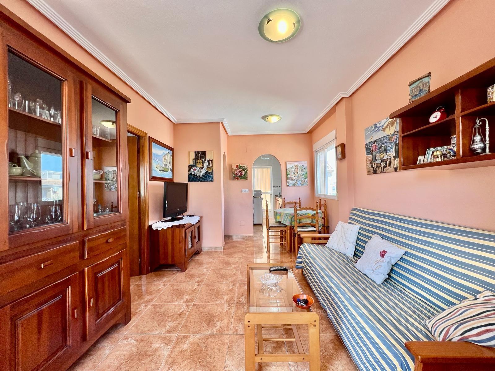 For sale - 2 Bedroom 1 Bathroom Bungalow in Torrevieja - Centro  - Alicante