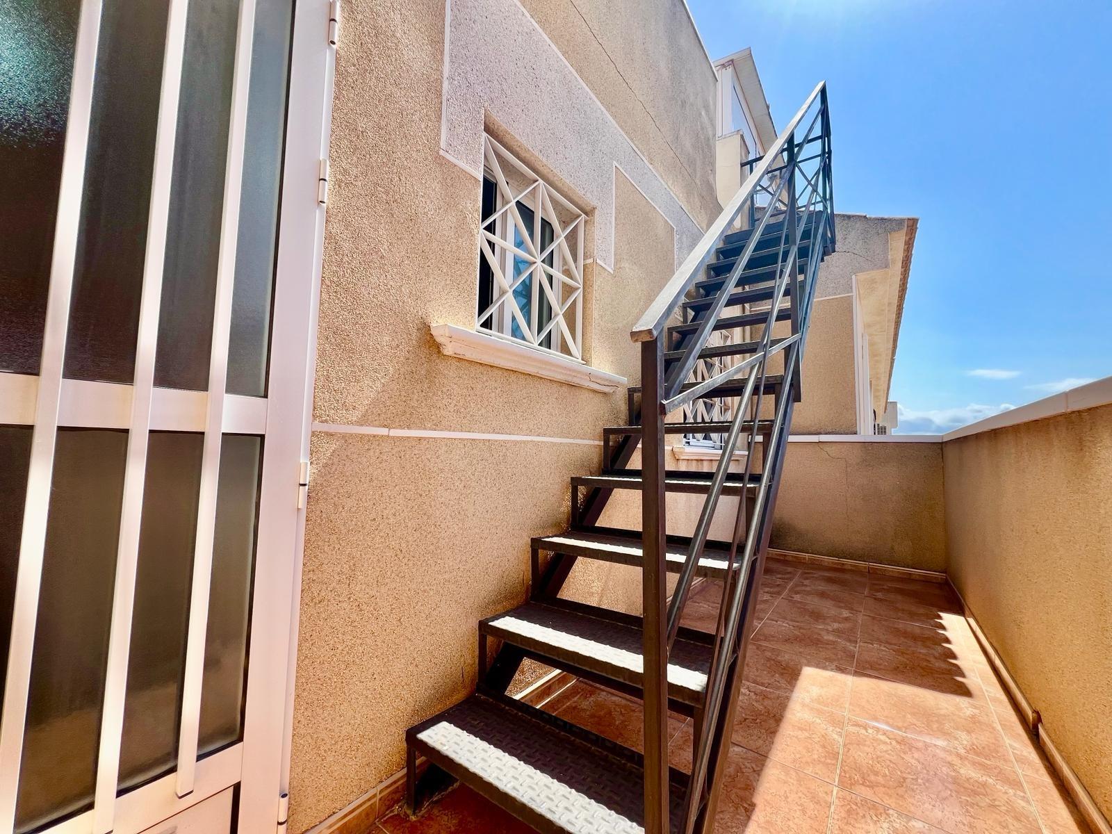For sale - 2 Bedroom 1 Bathroom Bungalow in Torrevieja - Centro  - Alicante