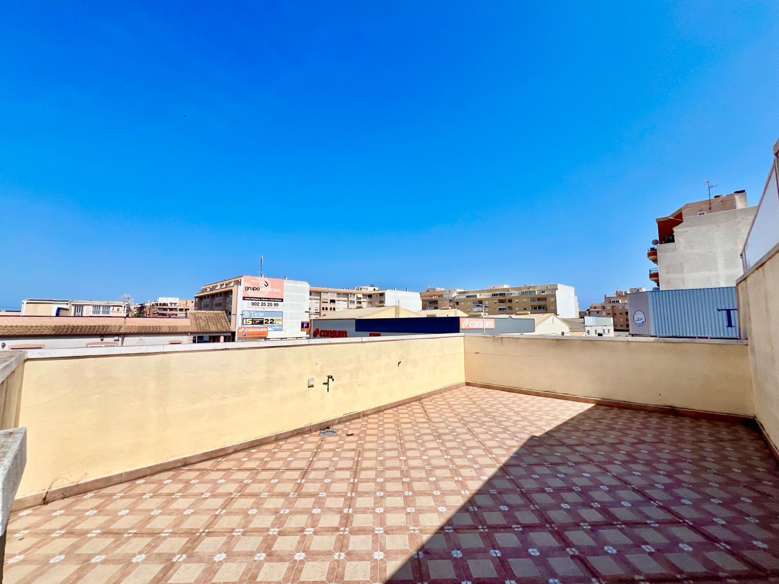 For sale - 2 Bedroom 1 Bathroom Bungalow in Torrevieja - Centro  - Alicante