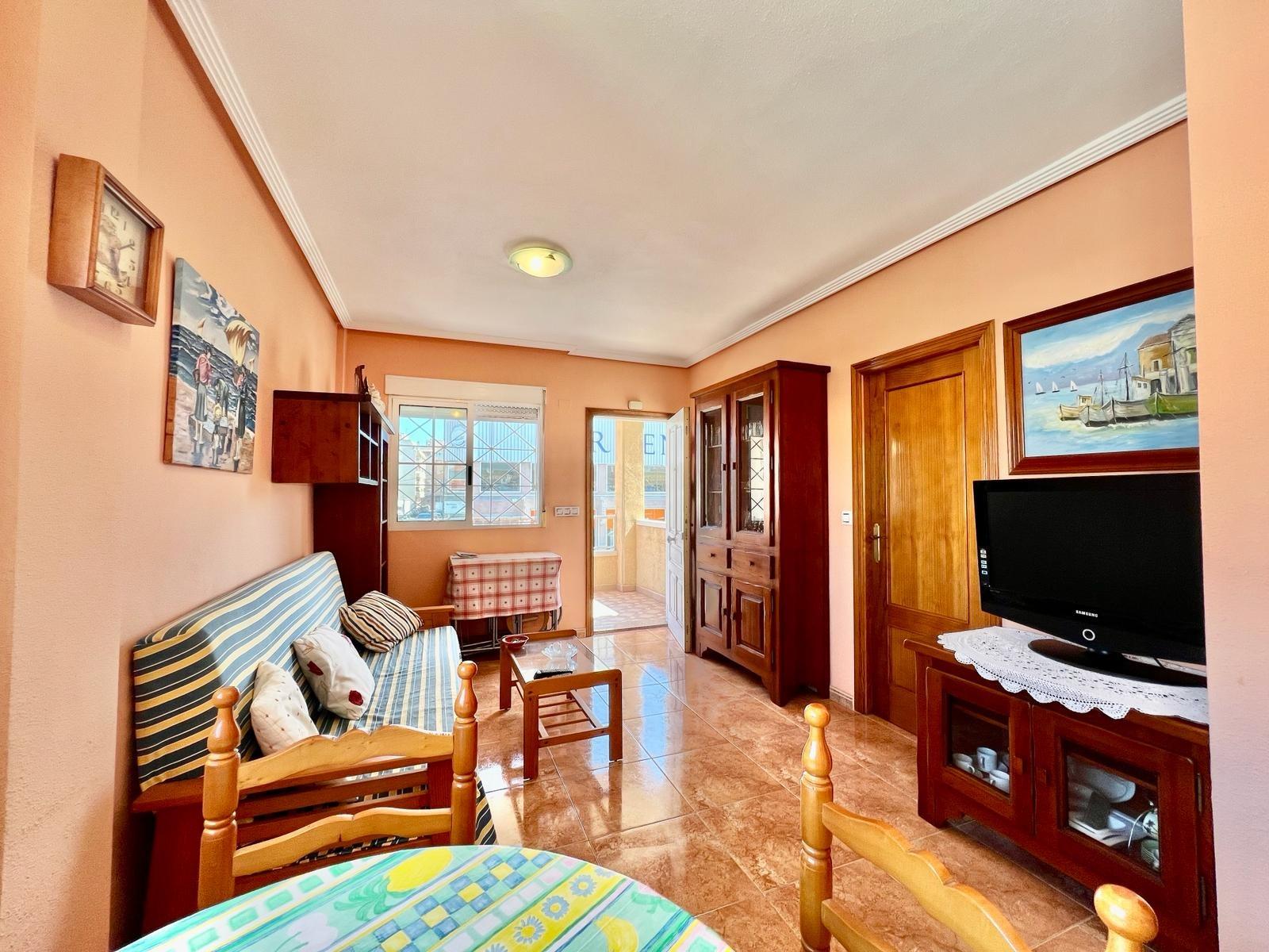 For sale - 2 Bedroom 1 Bathroom Bungalow in Torrevieja - Centro  - Alicante