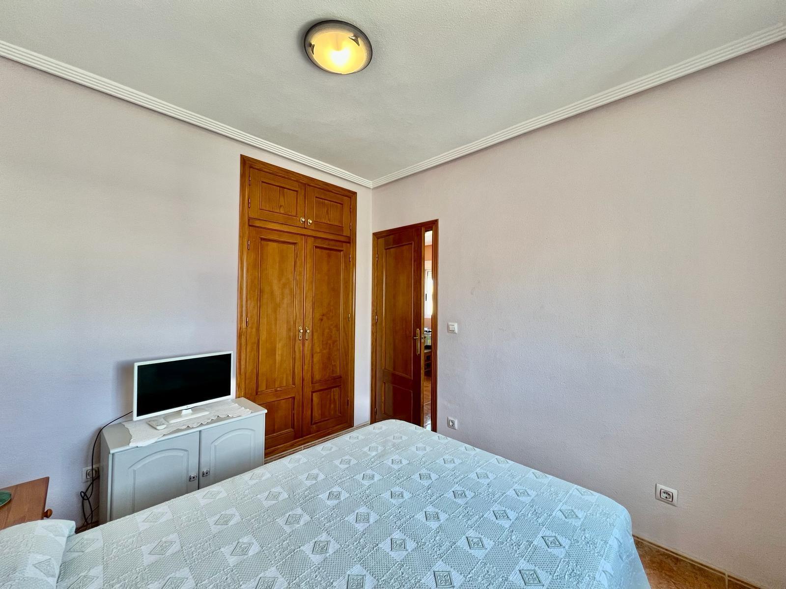 For sale - 2 Bedroom 1 Bathroom Bungalow in Torrevieja - Centro  - Alicante