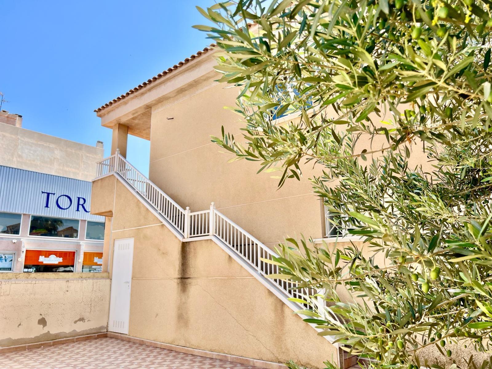 For sale - 2 Bedroom 1 Bathroom Bungalow in Torrevieja - Centro  - Alicante