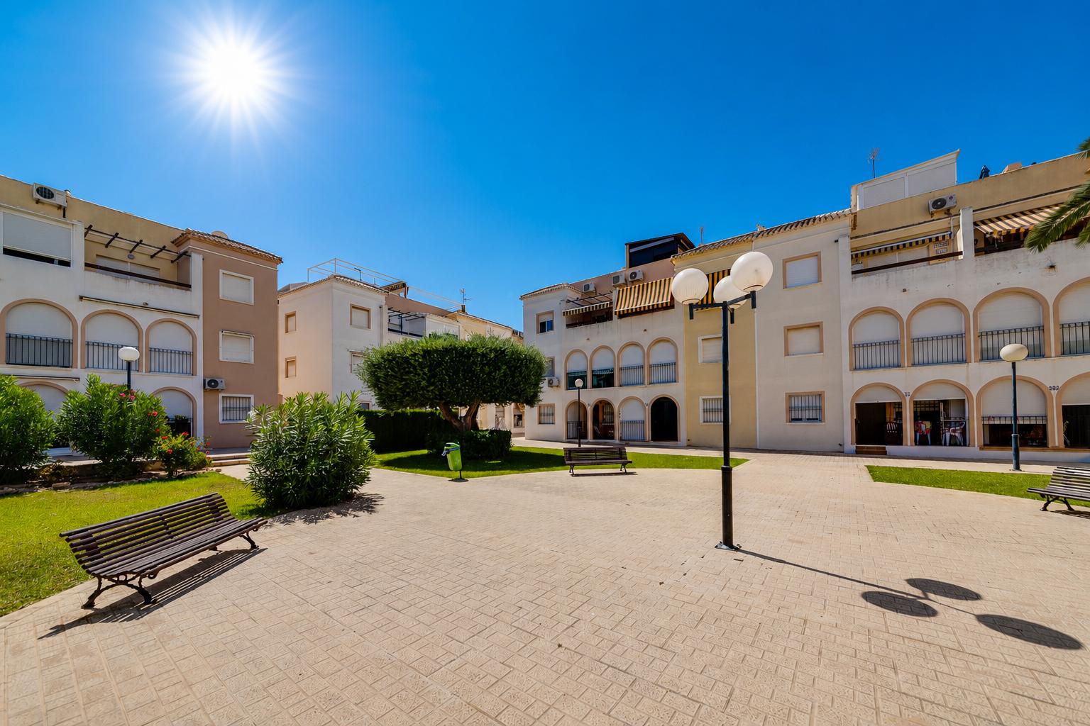 For sale - 2 Bedroom 1 Bathroom Bungalow in Torrevieja - Costa Blanca  - Alicante