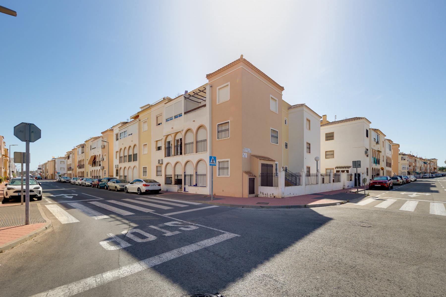 For sale - 2 Bedroom 1 Bathroom Bungalow in Torrevieja - Costa Blanca  - Alicante