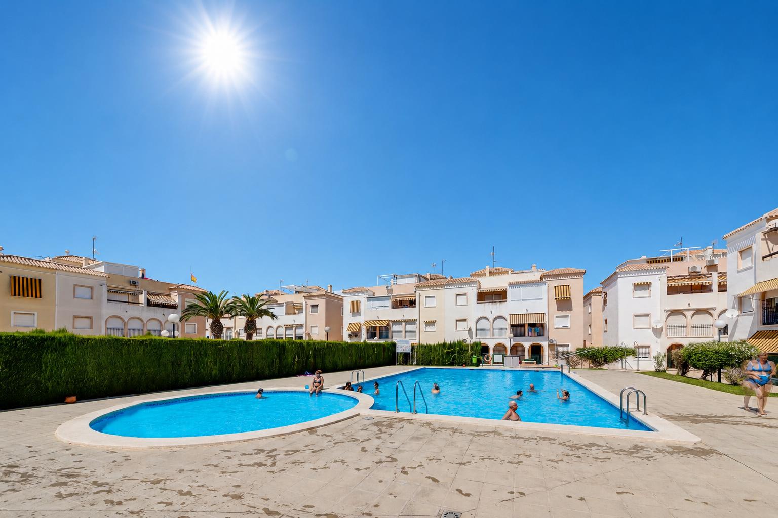 For sale - 2 Bedroom 1 Bathroom Bungalow in Torrevieja - Costa Blanca  - Alicante