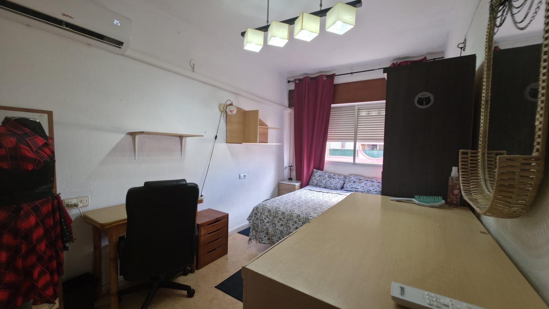 For sale - 3 Bedroom 1 Bathroom Apartment in Torrevieja - Playa Del Cura  - Alicante