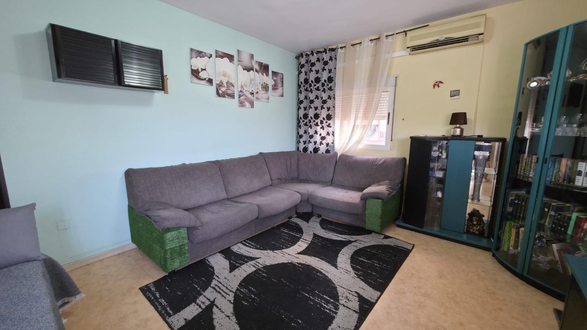 For sale - 3 Bedroom 1 Bathroom Apartment in Torrevieja - Playa Del Cura  - Alicante