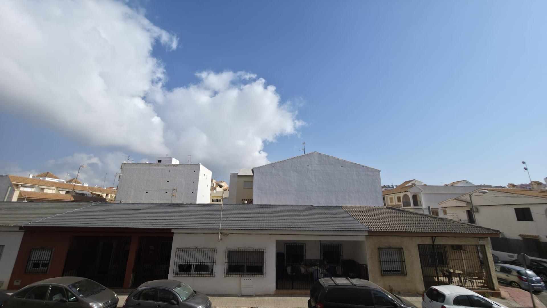 For sale - 3 Bedroom 1 Bathroom Apartment in Torrevieja - Playa Del Cura  - Alicante