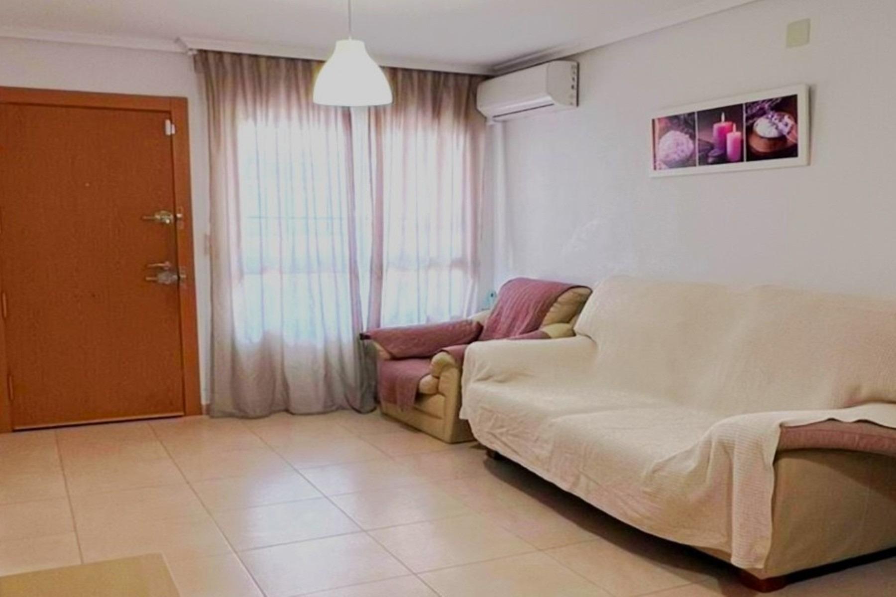 For sale - 2 Bedroom 1 Bathroom Apartment in Torrevieja - Playa De Los Locos  - Alicante